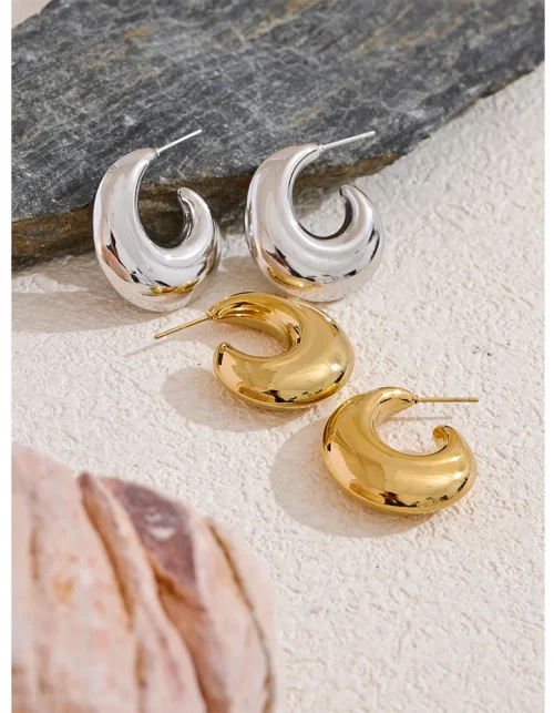 Gleam Curve Hoop Earrings